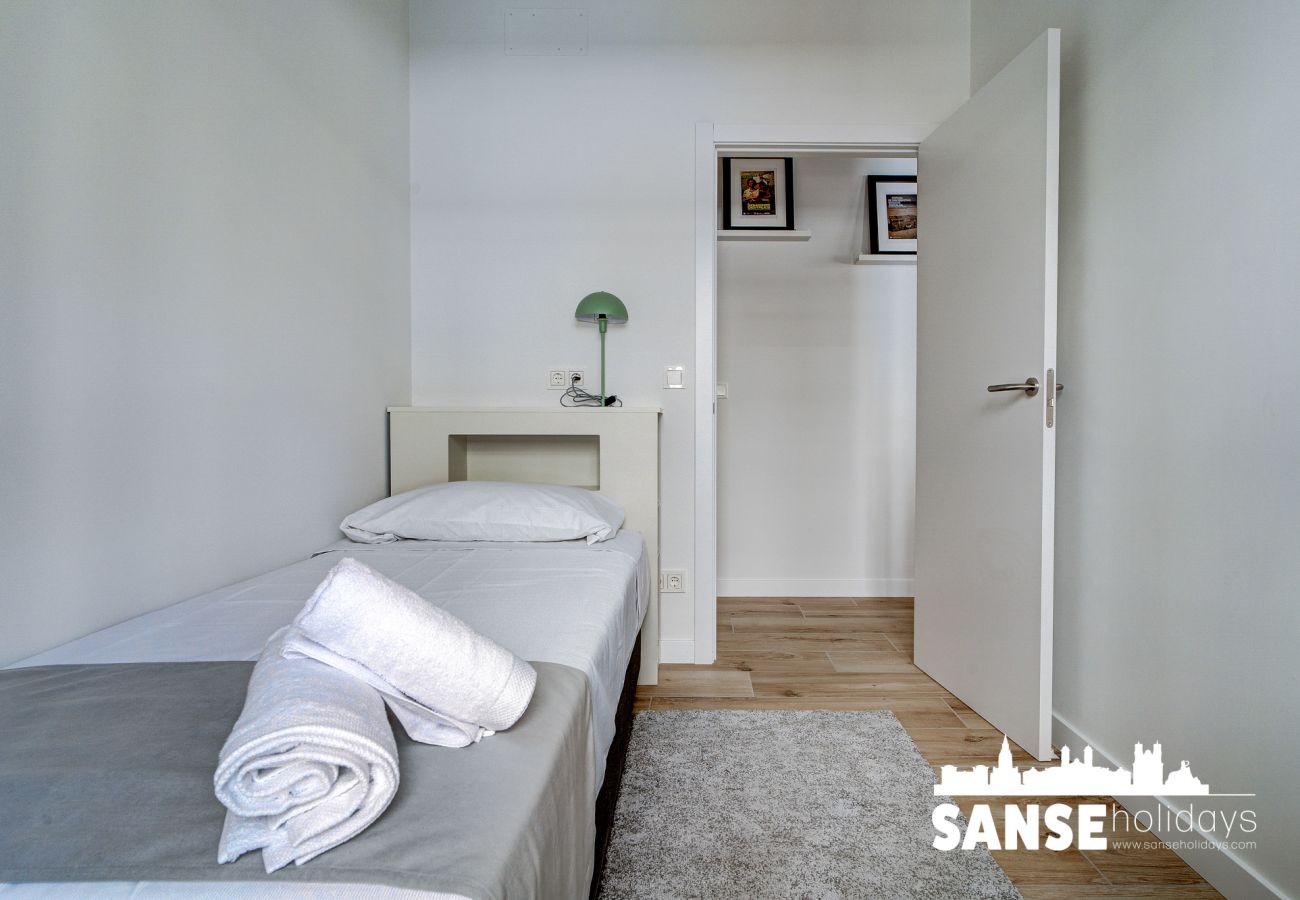 Apartamento en San Sebastián - Gran Vía Ola by SanSe Holidays