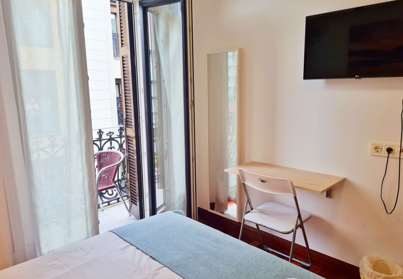 Rent by room in San Sebastián - Pensión Yoldi - Habitación Ondarreta