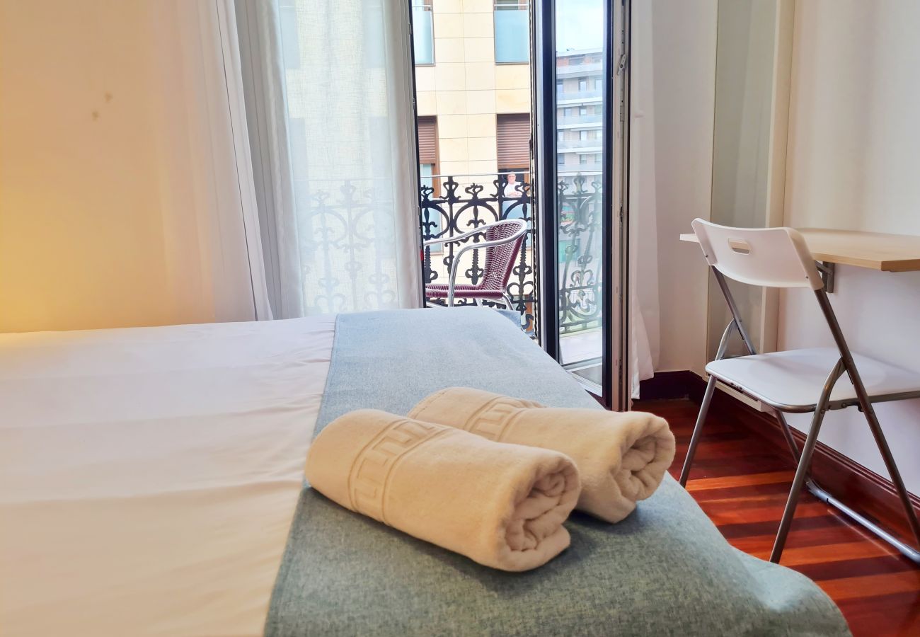 Rent by room in San Sebastián - Pensión Yoldi - Habitación Kontxa